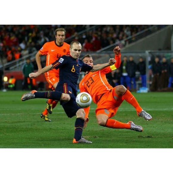 Iniesta Spain 2010 WORLD CUP FINAL Soccer Away Jersey L SKU# P47896 - Picture 10 of 10